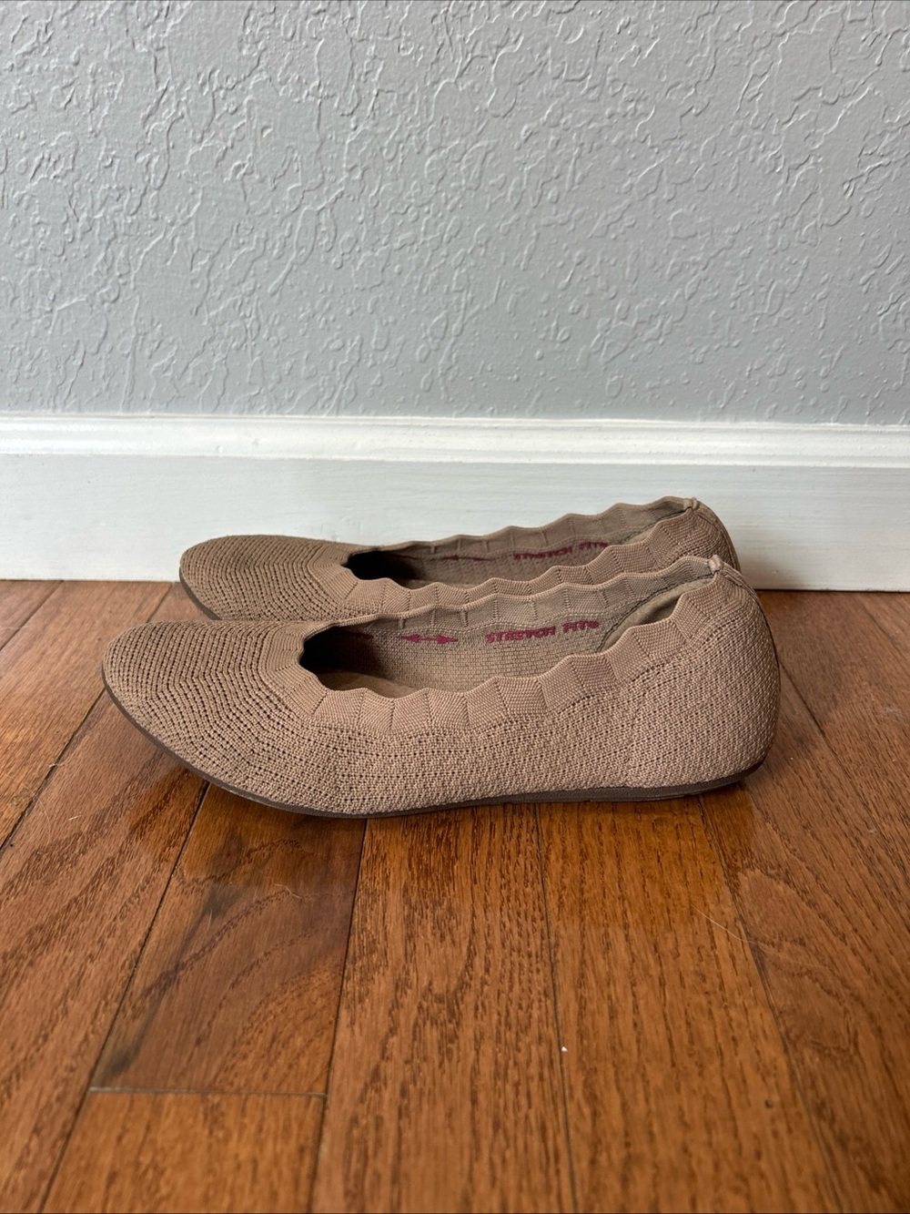 Skechers Cleo Ballet Flats Slip On Shoes Women’s Size 6 Brown